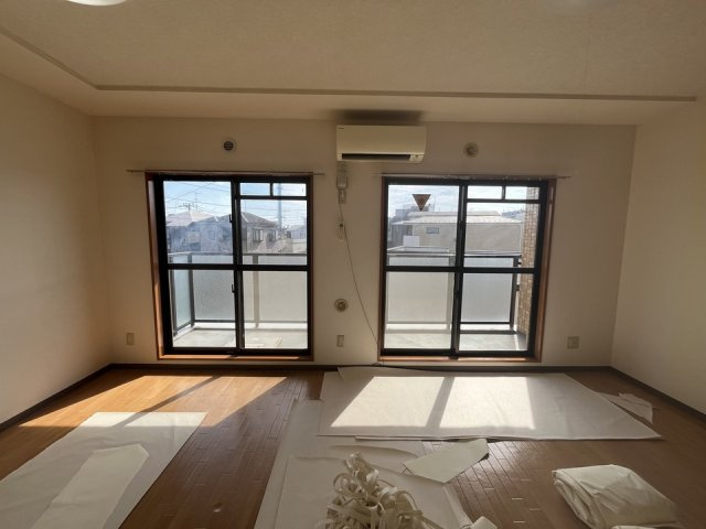 足立区椿２丁目の賃貸マンションの居間・リビング