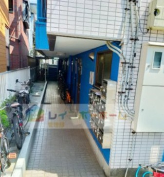 ブルースカイマンションのエントランス