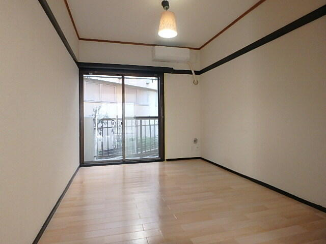 川崎市多摩区宿河原１丁目の賃貸マンションの居間・リビング