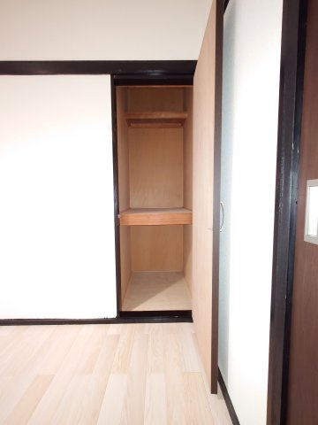 川崎市多摩区宿河原１丁目の賃貸マンションの収納