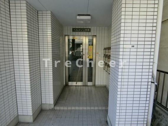 ベルメゾン片岡のエントランス