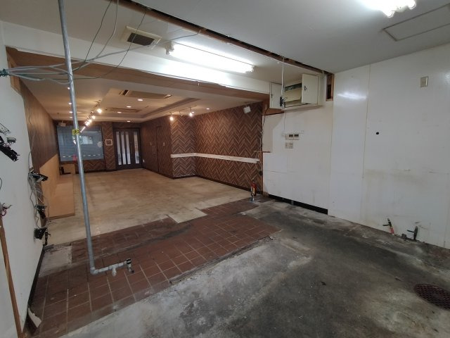 豊中市岡町の店舗事務所