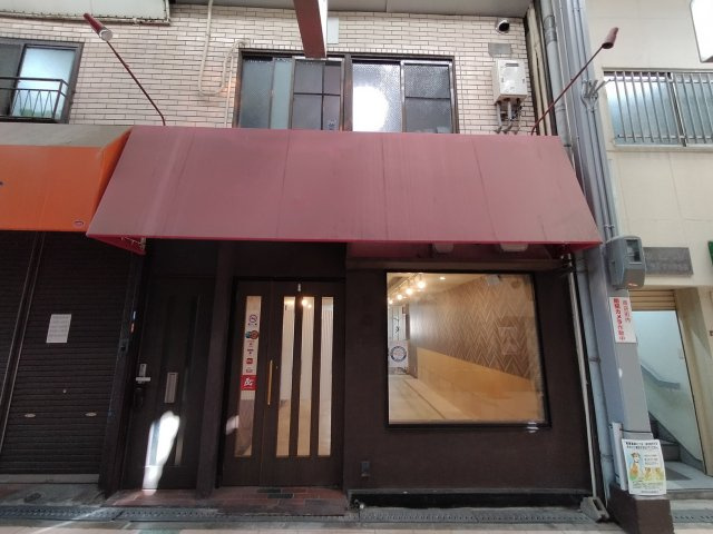 豊中市岡町の店舗事務所の外観