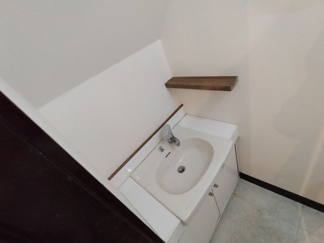 豊中市岡町の店舗事務所