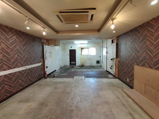 豊中市岡町の店舗事務所