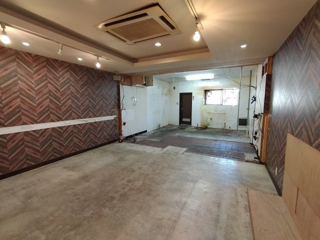 豊中市岡町の店舗事務所