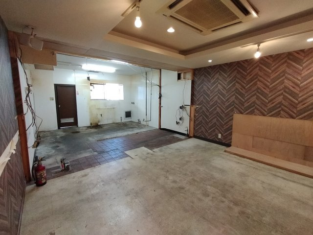 豊中市岡町の店舗事務所