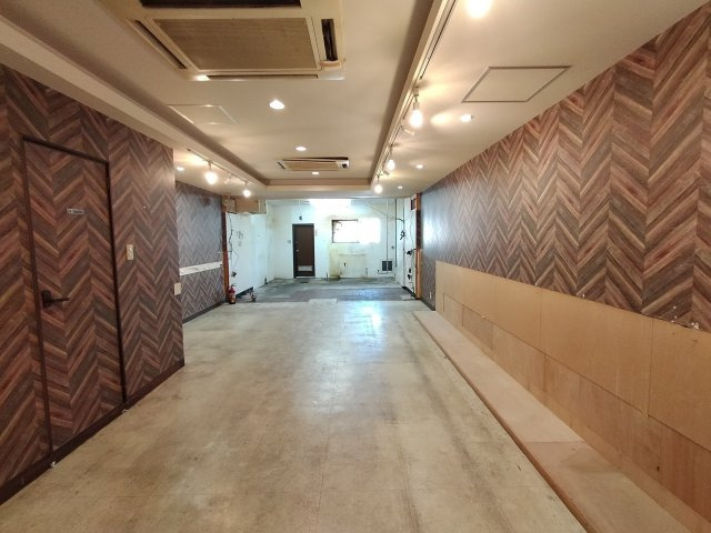 豊中市岡町の店舗事務所
