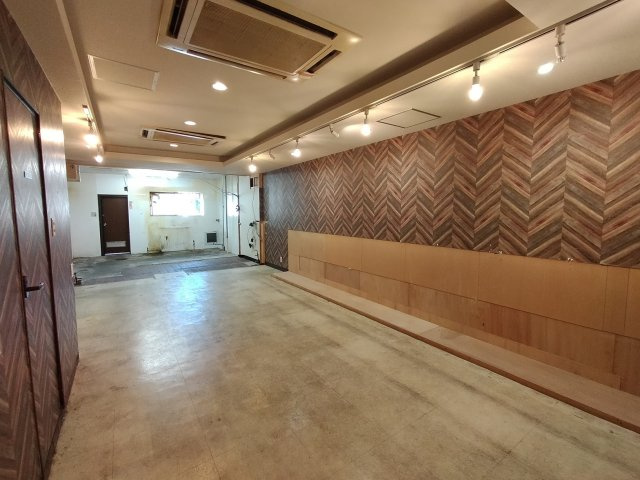 豊中市岡町の店舗事務所