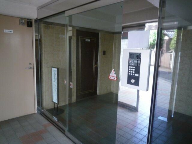 メゾン板橋本町のエントランス