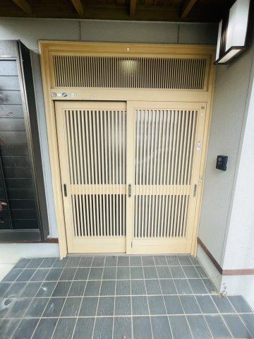 浜名区中瀬　中古戸建の玄関
