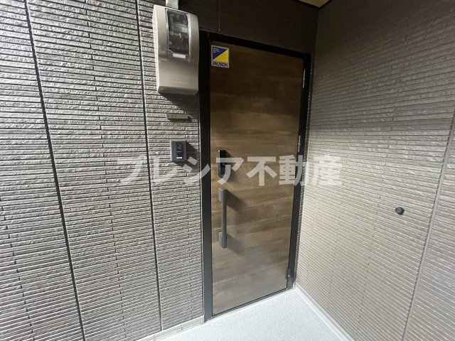 D-ROOM甲子園口の玄関
