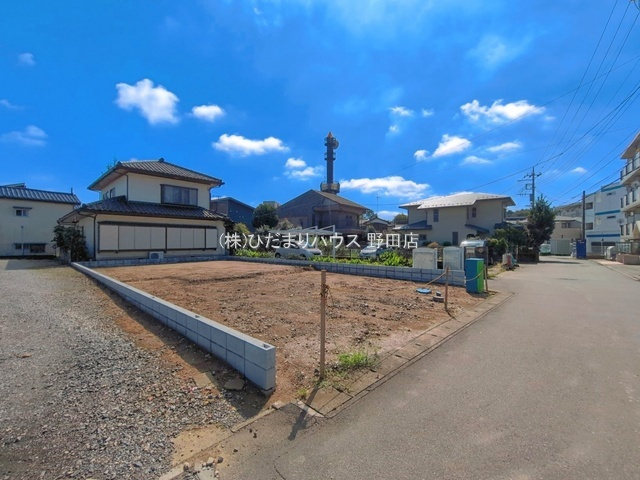 流山市西深井4期　　新築戸建　1号棟の前面道路含む現地写真|西側42条2項道路(セットバック持分約1.41平米有、土地面積別途) 