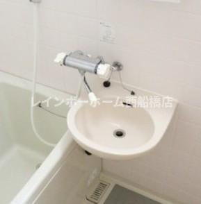 葛飾区奥戸９丁目のアパートの洗面所