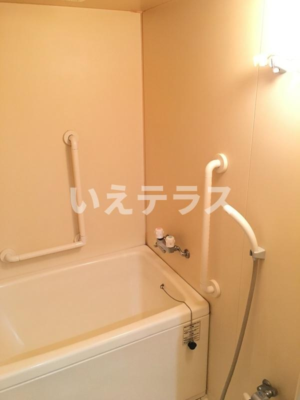 新井マンションの浴室