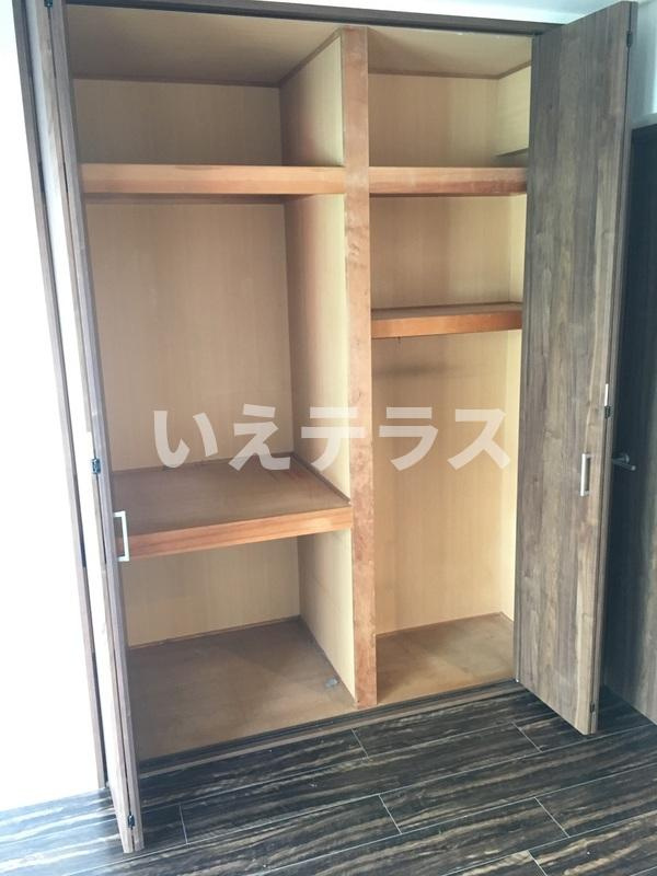 新井マンションの収納