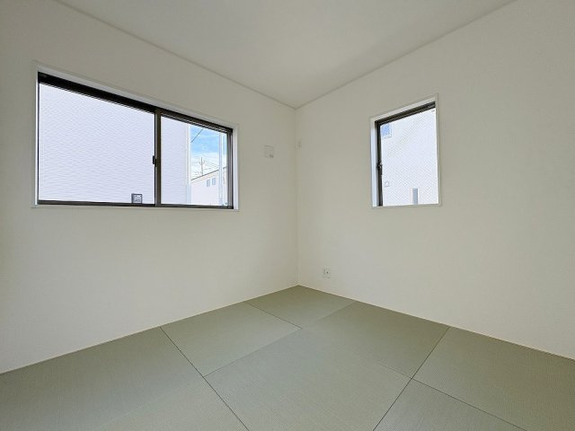 三郷市彦糸1丁目　全7棟　新築戸建　5号棟の和室|マルチに使えるリビング横の和室4.5帖