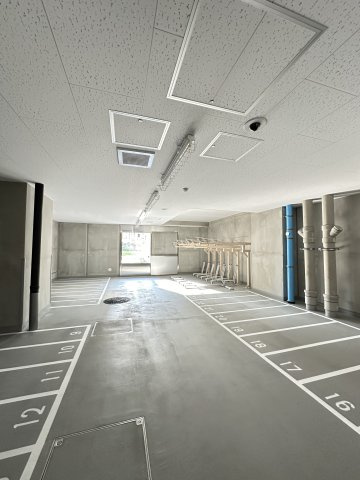 ザ・パークハビオ目白タワーの駐車場
