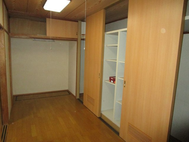 川口市上青木　中古マンションの洋室