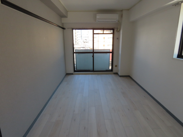 ユニエトワール岡山富田町の居間・リビング