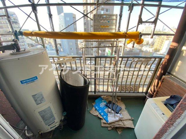 マンションメナハウス　駅近　高層階　防犯カメラのバルコニー