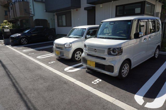 D-ROOM御厨中の駐車場