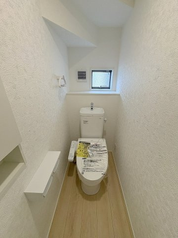 三郷市彦糸1丁目　全7棟　新築戸建　6号棟のトイレ|1階のトイレです