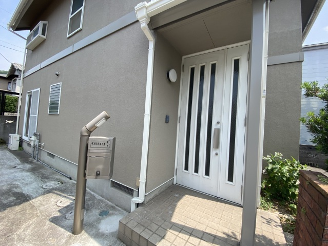 矢坂本町戸建のエントランス
