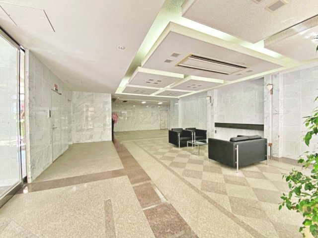 リーガル江戸堀ウエストパークのエントランス
