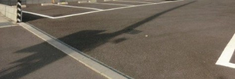 カーサ　フローレスの駐車場