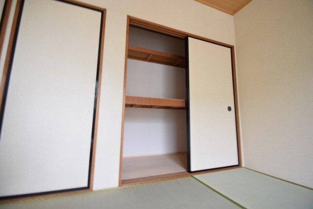 セジュールユアサＢの収納|和室収納