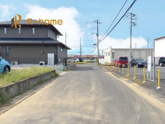 取手市藤代南4期　新築戸建て　2号棟の前面道路含む現地写真|周辺環境も併せて案内致します♪
閑静な住宅地で笑顔あふれる新生活！
ぜひ現地へお越しください♪