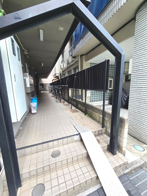 ビュー西青木 のエントランス