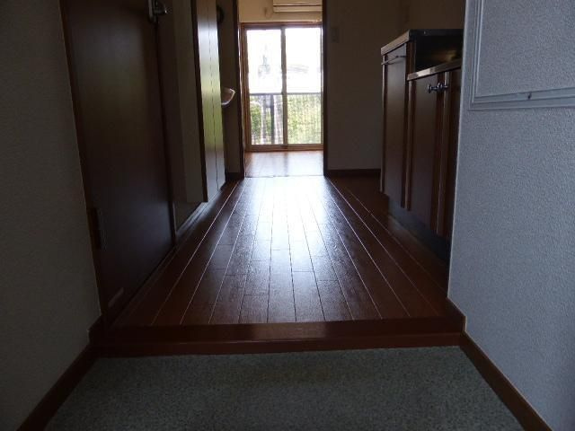 プレシャスガーデンの玄関