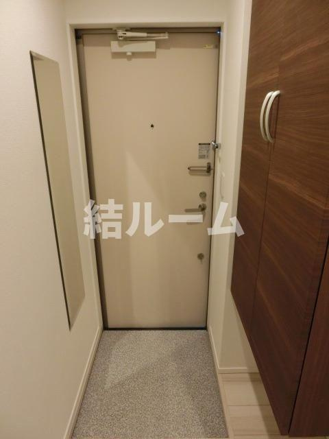 新宿区西落合３丁目のアパートの玄関
