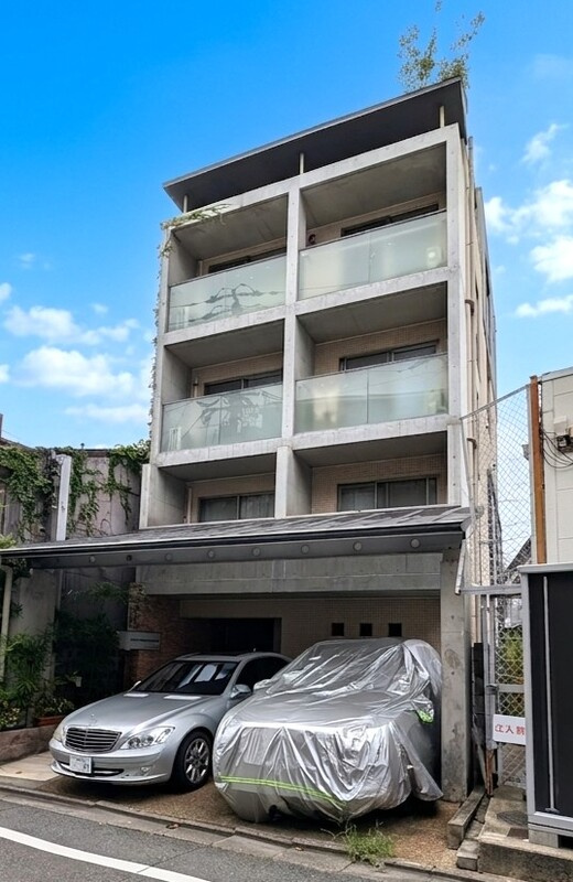 チコーベルメゾン東山の外観