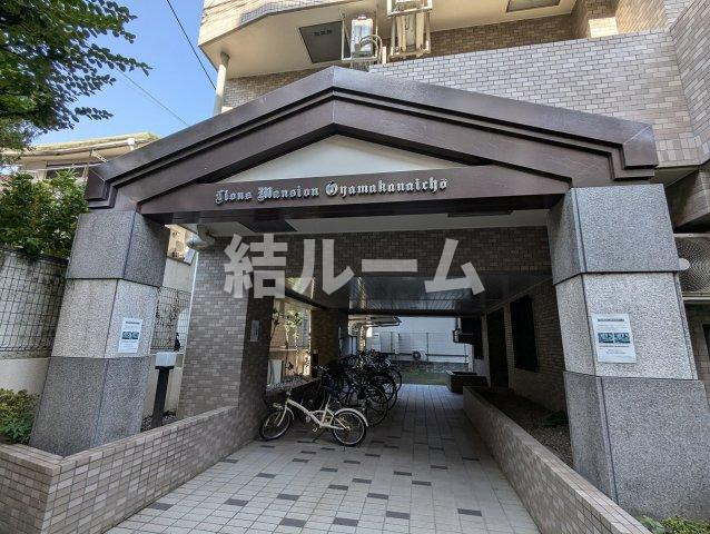 板橋区大山金井町の賃貸マンションのエントランス