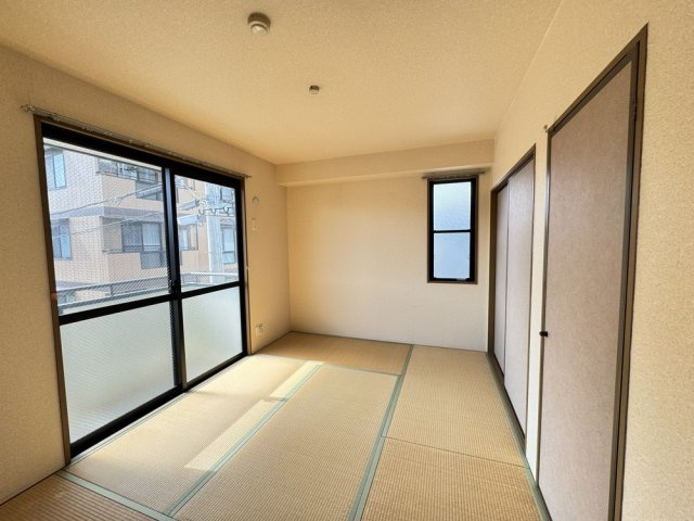ニューリバーサイド八尾南D棟の内装