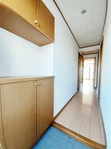 サン・アムール弐番館の玄関|シンプルで使いやすい玄関です