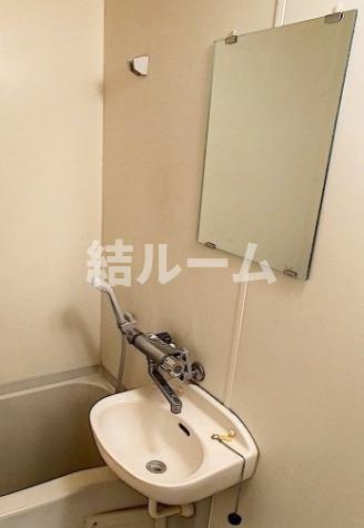 豊島区千早１丁目のアパートの洗面所
