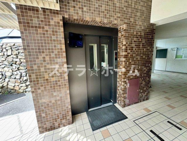 千里桃山台団地A1棟のその他共用部分|エレベーターです