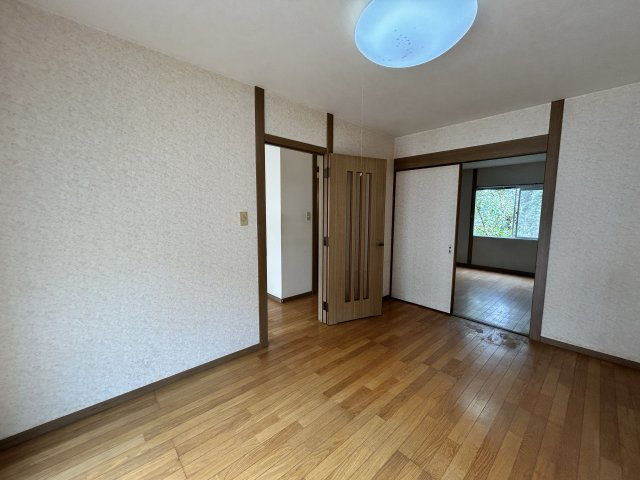 志染町吉田中古戸建の洋室