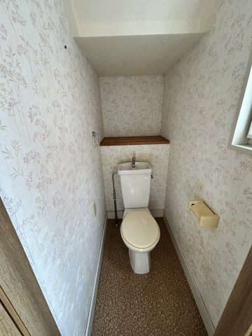 志染町吉田中古戸建のトイレ