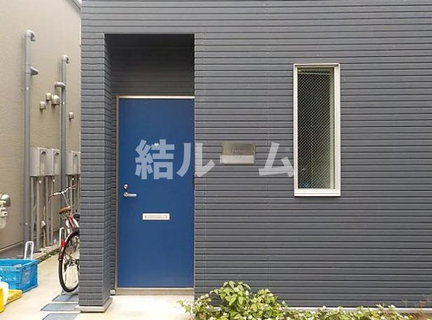 板橋区板橋４丁目のアパートのエントランス