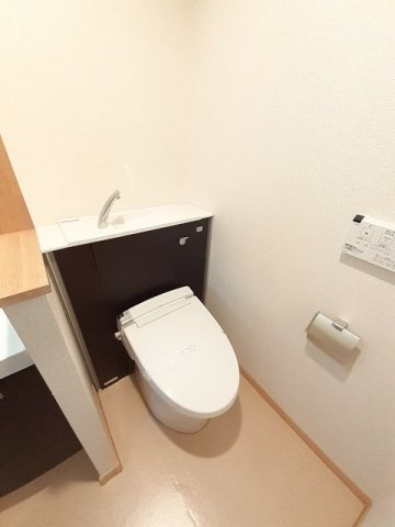 ラ・ルーチェのトイレ|清潔感のあるトイレです