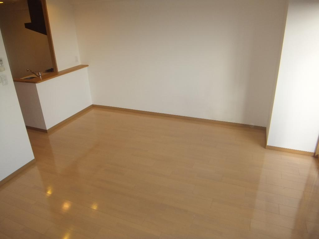 名古屋市瑞穂区彌富通２丁目の賃貸マンションの居間・リビング