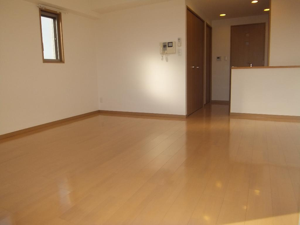 名古屋市瑞穂区彌富通２丁目の賃貸マンションの居間・リビング