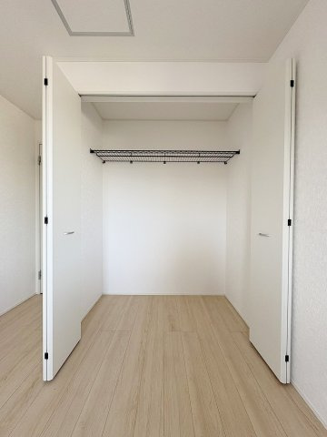 三郷市彦糸1丁目　全7棟　新築戸建　7号棟の収納|大切な衣類を収納できるクローゼット