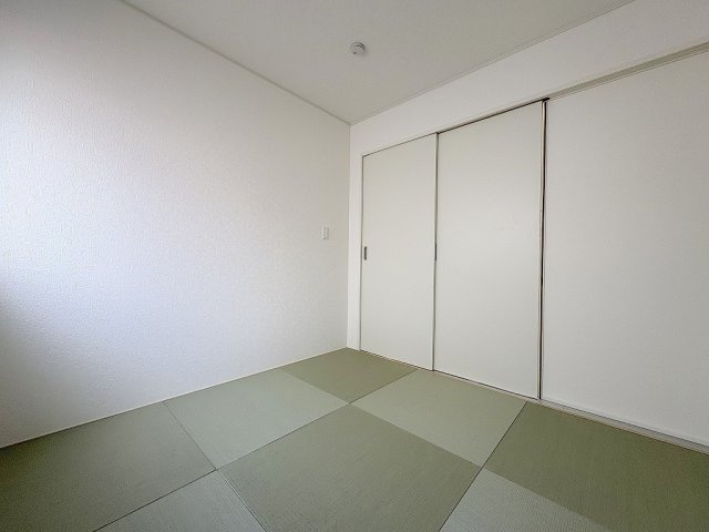 三郷市彦糸1丁目　全7棟　新築戸建　7号棟の和室|マルチに使えるリビング横の和室4.5帖