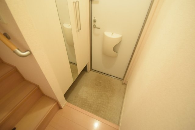 ビューテラス2番館の玄関|収納もある玄関です